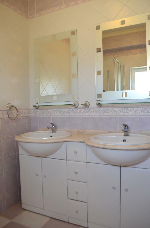 Sea Breeze Apartment Lagos Esterno foto